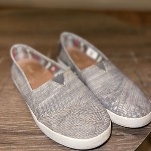 Toms